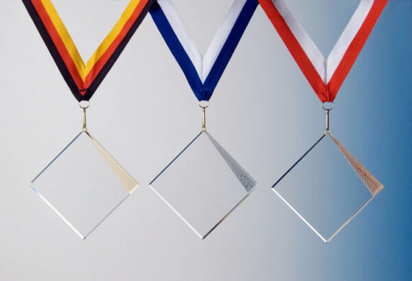 Kolding mit &Ouml;se+Band gold